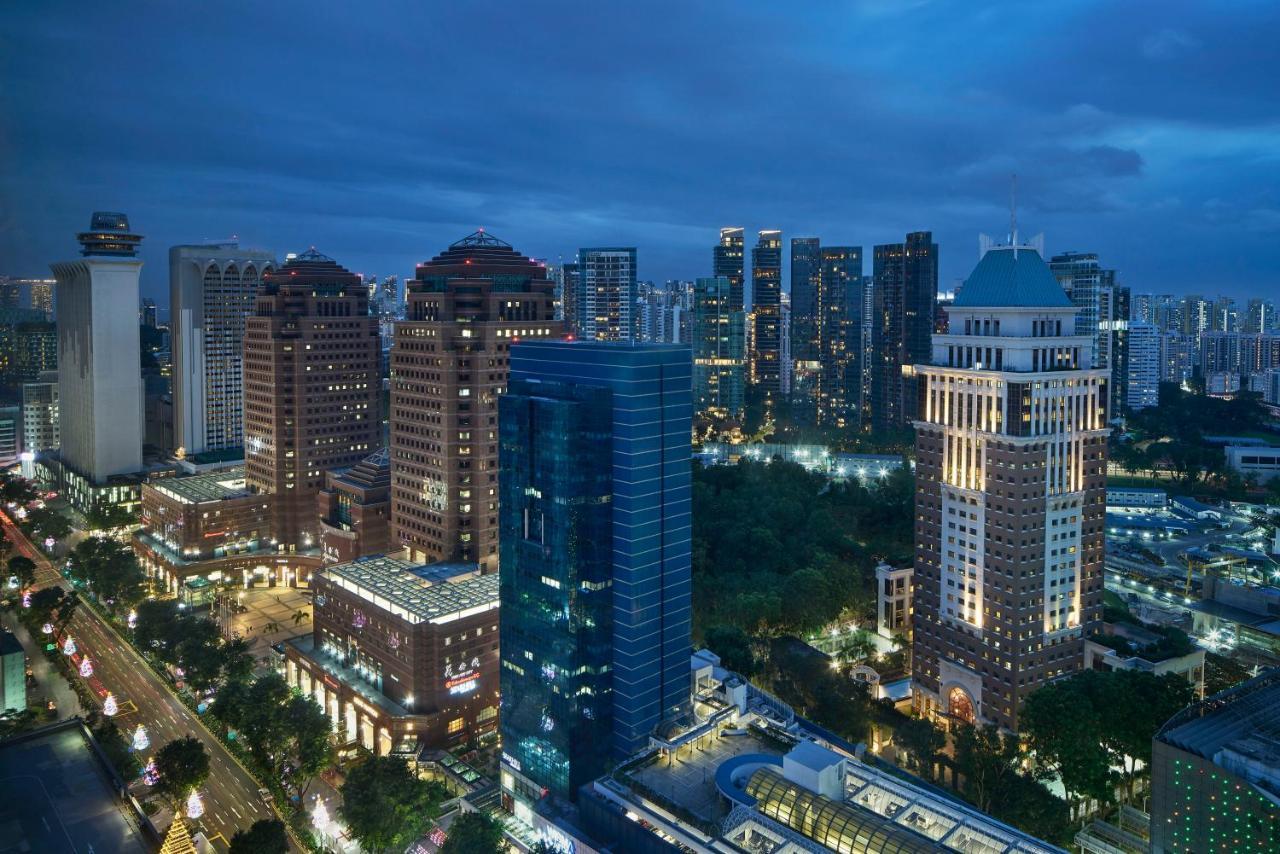 Singapore Marriott Tang Plaza Hotel Exterior photo